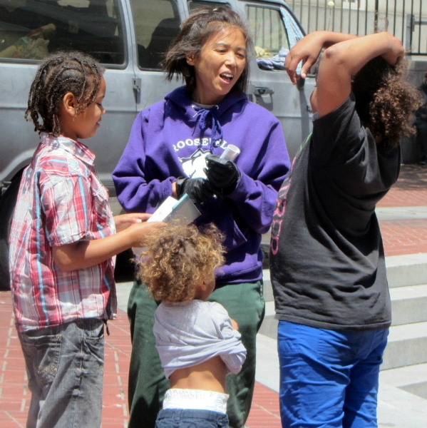 May witnesses to children at UN Plaza.